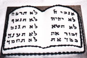 ten commandments cake