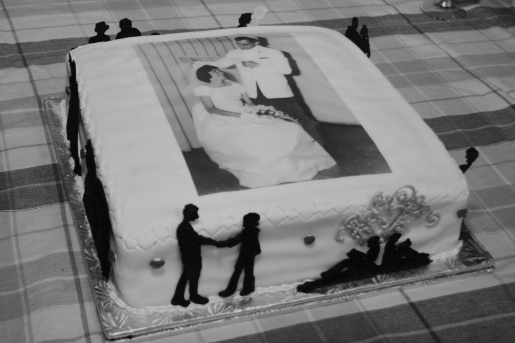 anniversary silhouette cake