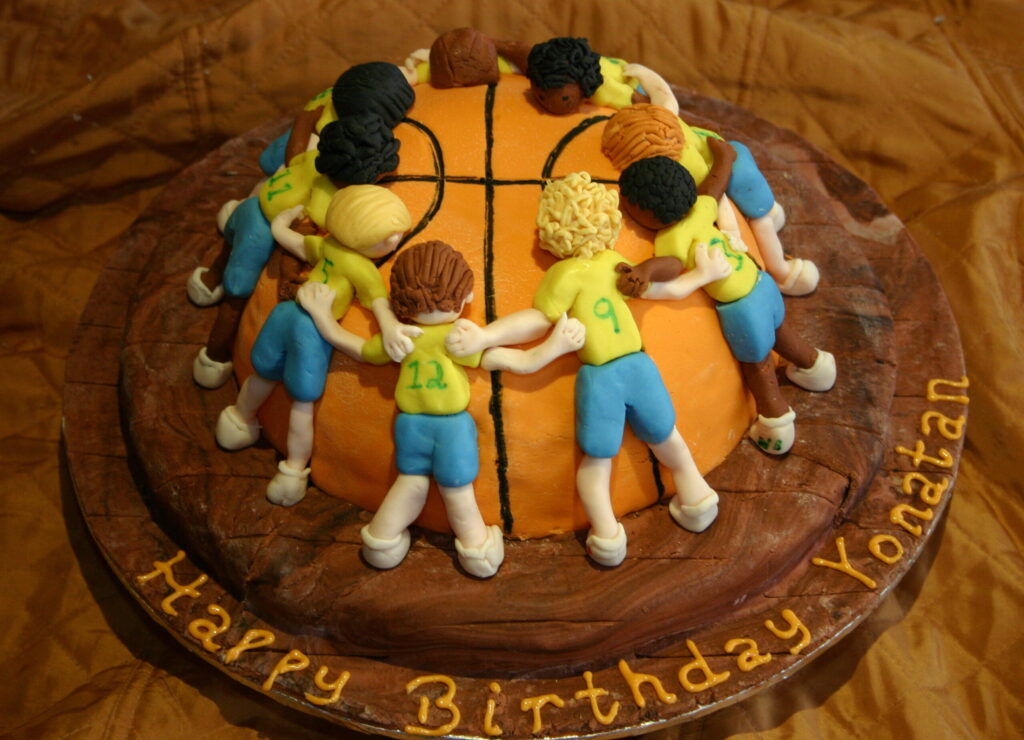 basketball huddle cake