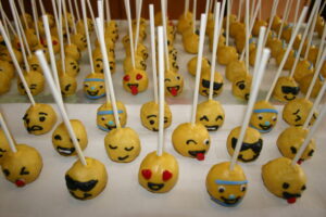 emoji cake pops
