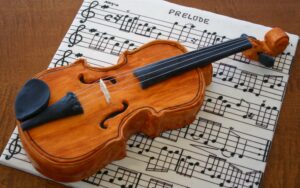 violin cake